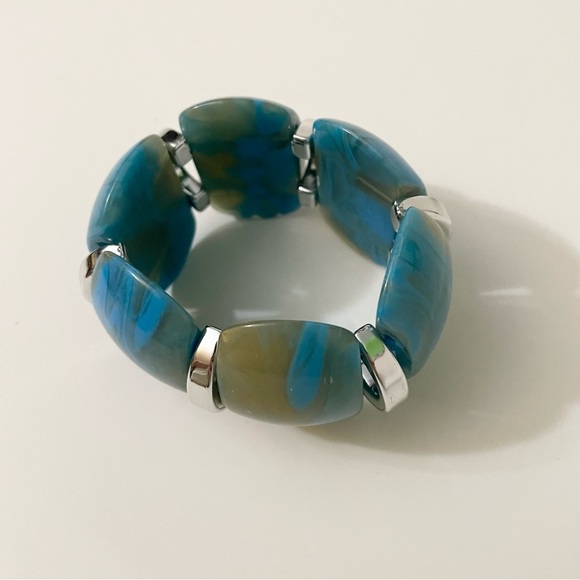 Vintage Blue Swirl Silver Tone Wide Lucite Stretch Bracelet - Picture 4 of 16